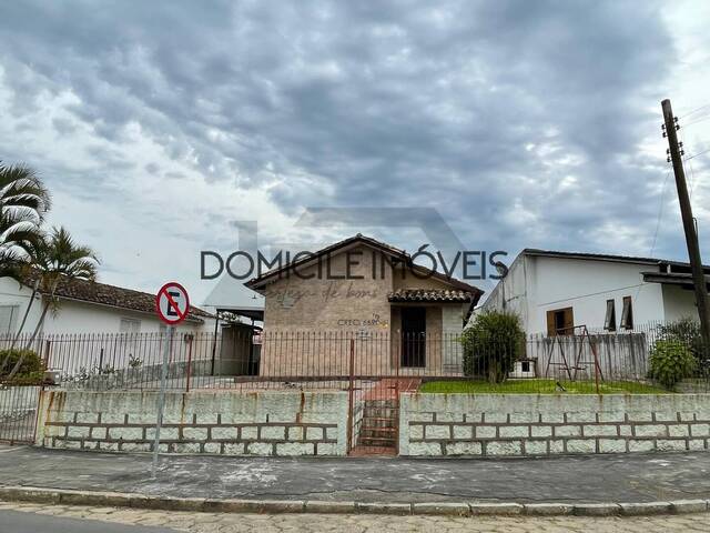 #1513 - Casa para Venda em Criciúma - SC - 2